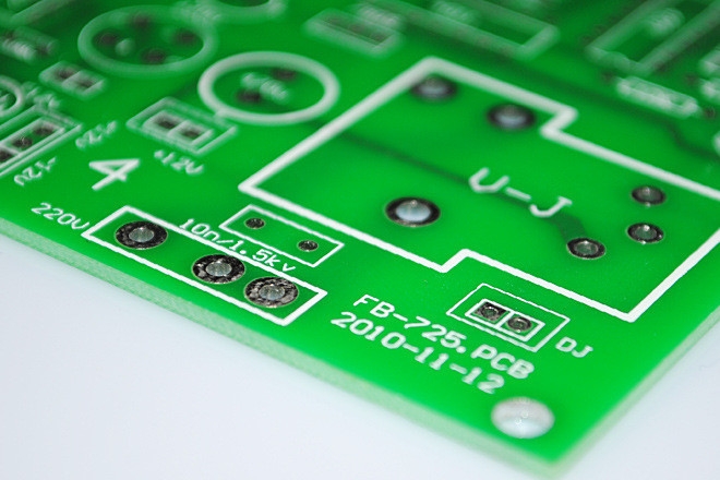 PCB电路板是如何制作出来的（绘制、打板、元件焊接与测试）